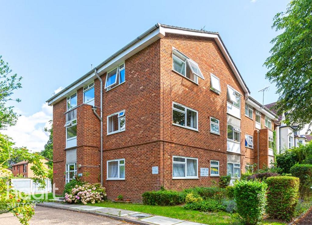 Egmont Road, Sutton 1 bed flat £230,000