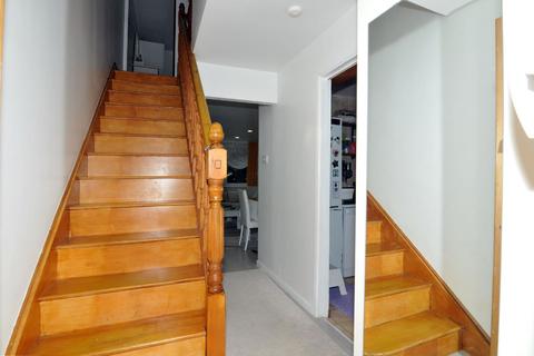 23 Mintern Close, London, N13 5SX