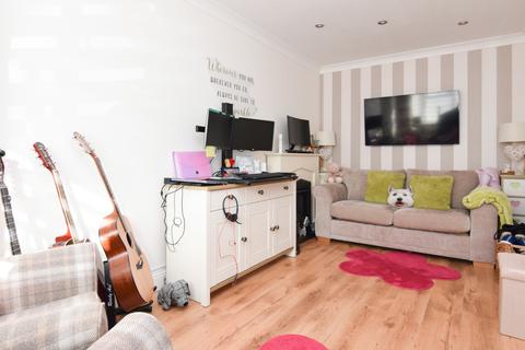 5 Beamont Way, Amesbury, Salisbury, SP4 7UA