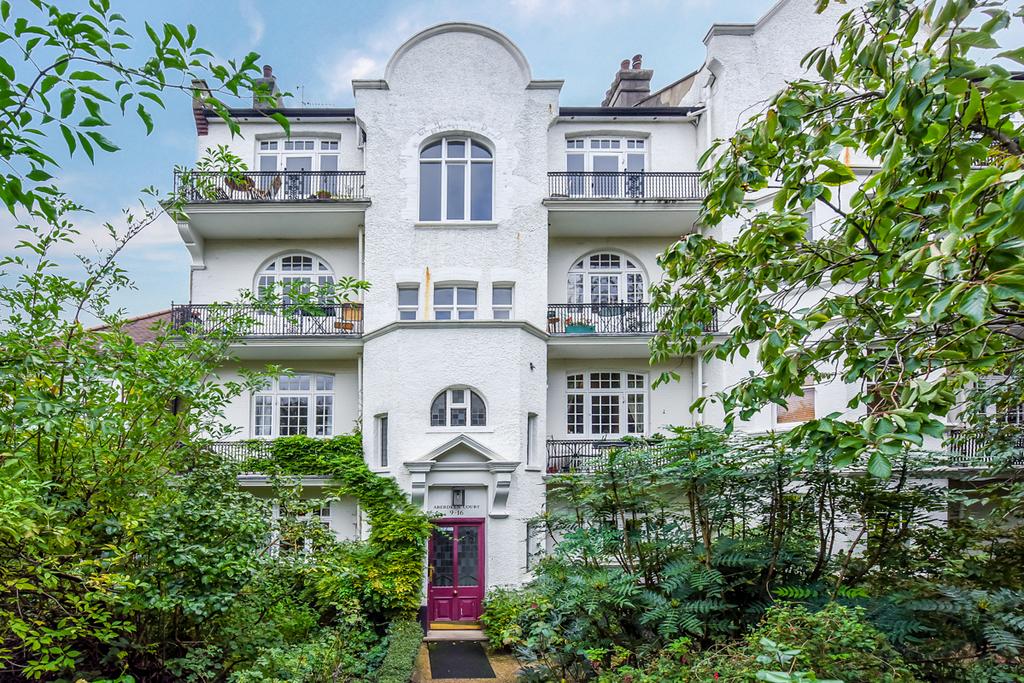 Aberdeen Court, Aberdeen Park, Highbury N5 2 bed apartment £1,750 pcm