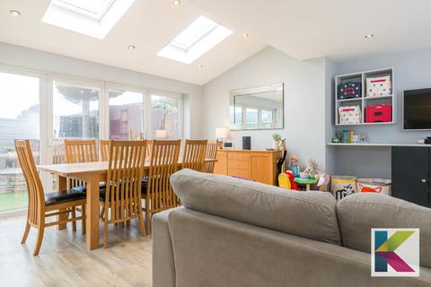 17 Lower Knoll Road, Diggle, Oldham, OL3 5PD