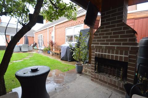Pear Tree Bungalow Carr Lane, Goole, DN14 6LZ