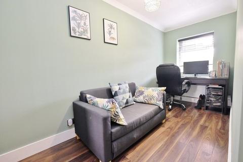 17a Gilroy Way, Orpington, BR5 4JD