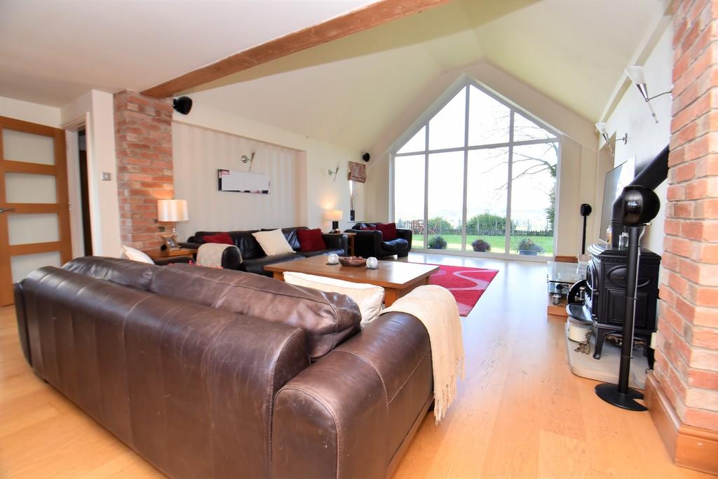 Upper Mayfield, Ashbourne 4 bed detached house £725,000