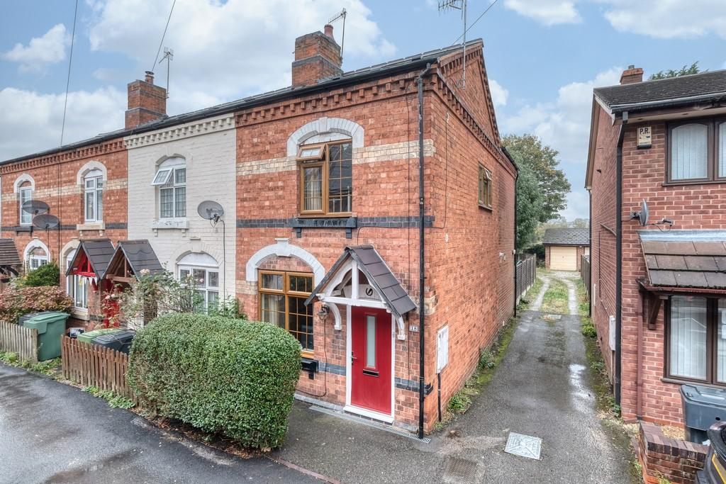 Churchfields Road, Bromsgrove, B61 8EB 2 bed end of terrace house £