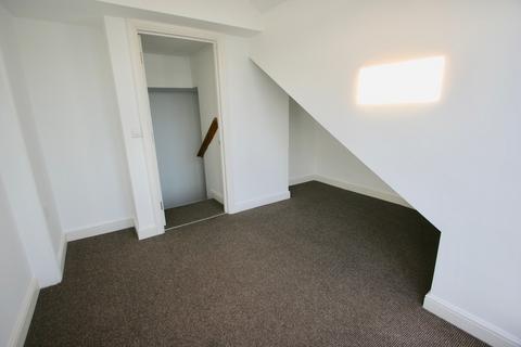 2 bedroom flat to rent, Fore Street, Torpoint