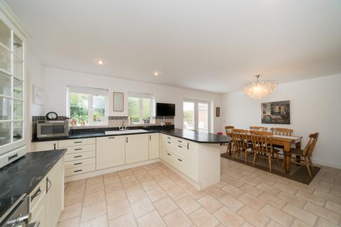 19 Bentinck Lane, Sigglesthorne, Hull, HU11 5QR