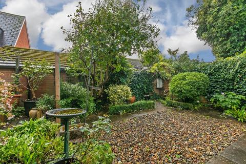 7 Conifer Close, Winchester, SO22 6SH
