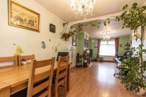 32 Tarwick Drive, St Mellons, Cardiff, CF3 0AG