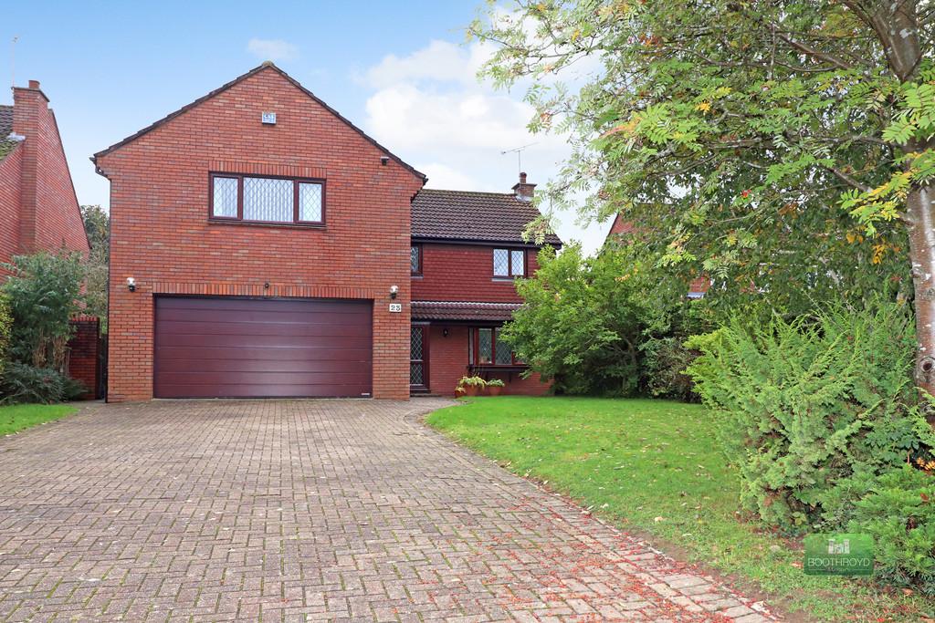 Lindisfarne Drive, Kenilworth 5 bed detached house £700,000
