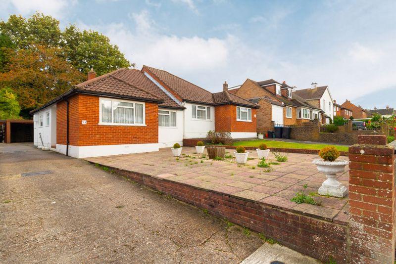 Sunnybank, Warlingham 3 bed bungalow £400,000