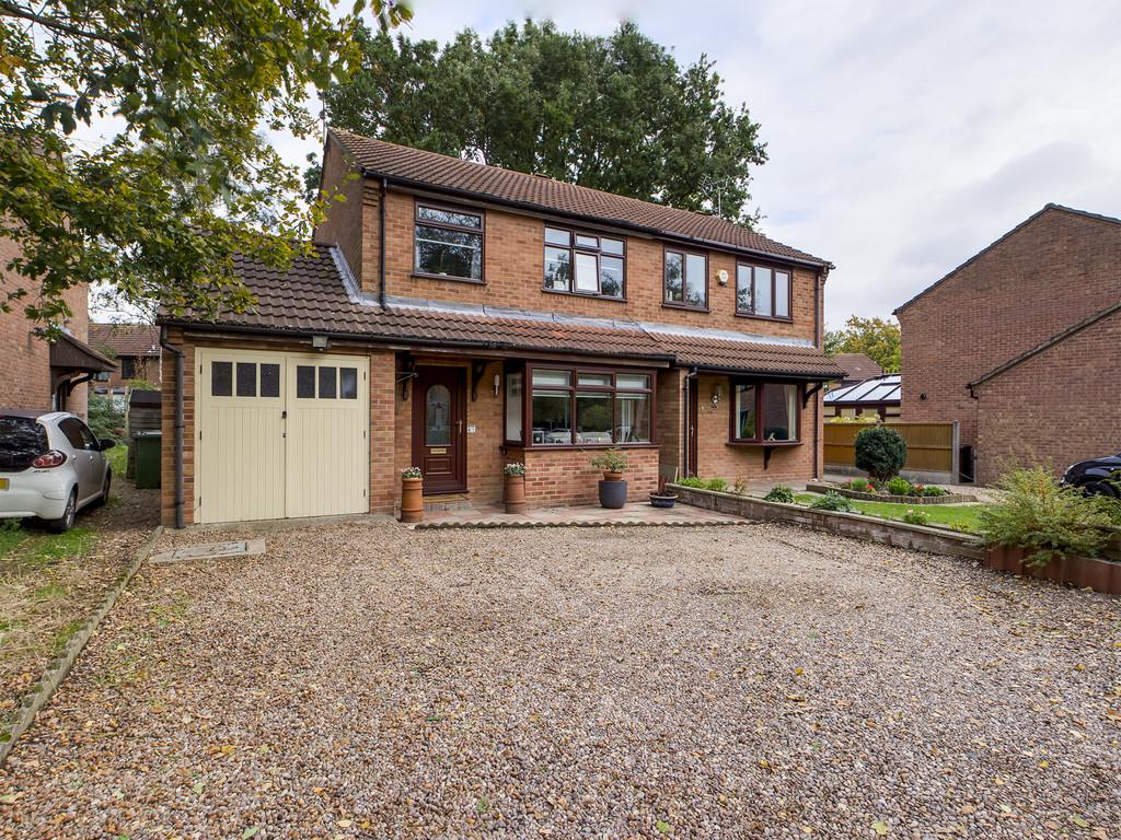 Woodvale Avenue, Lincoln 3 bed semidetached house £190,000