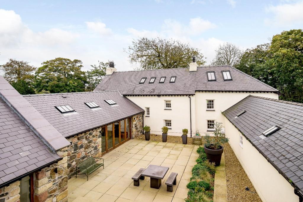 Rear Courtyard