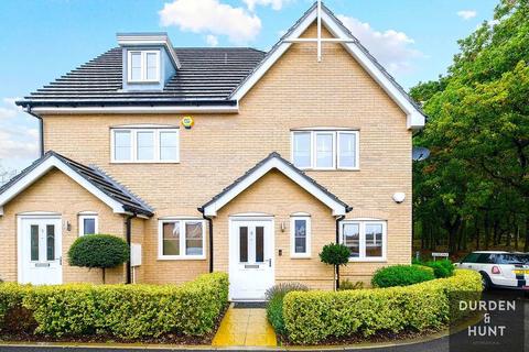 8 Aster Road, Chigwell, IG7 4FL