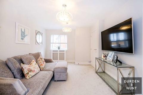8 Aster Road, Chigwell, IG7 4FL