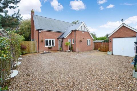 Granary Lodge Granary Row, Tattershall, Lincoln, LN4 4LP
