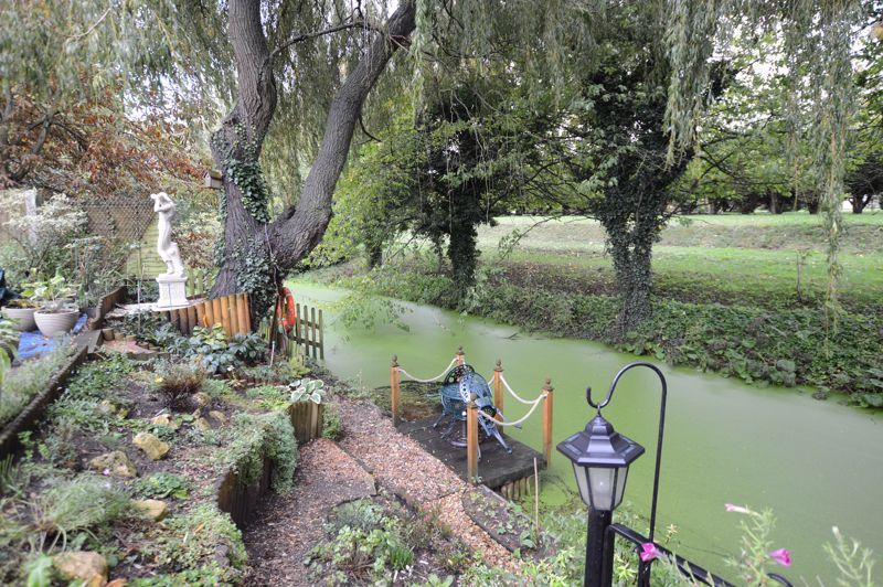 Rear garden/Gibson