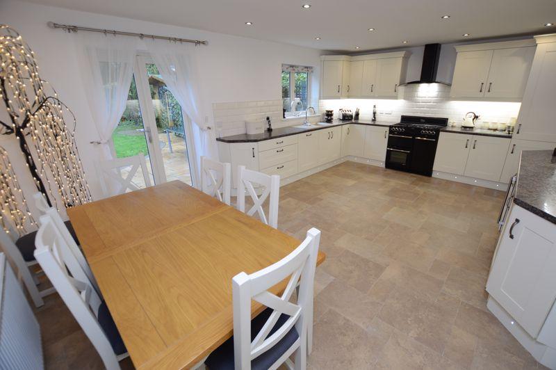 Dining kitchen