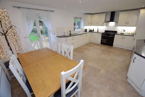 Granary Lodge Granary Row, Tattershall, Lincoln, LN4 4LP