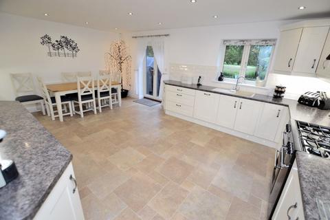 Granary Lodge Granary Row, Tattershall, Lincoln, LN4 4LP
