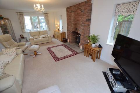 Granary Lodge Granary Row, Tattershall, Lincoln, LN4 4LP
