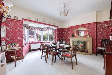 15 Featherston Road, Streetly, Sutton Coldfield, B74 3JW