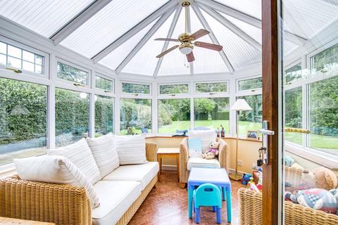 15 Featherston Road, Streetly, Sutton Coldfield, B74 3JW