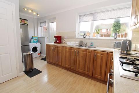 3 Chatsworth Crescent, Walsall, WS4 1QT