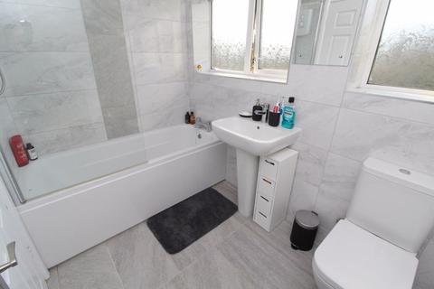 3 Chatsworth Crescent, Walsall, WS4 1QT