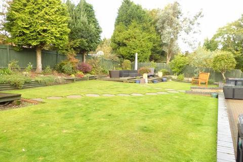 15 Durley Drive, Sutton Coldfield, B73 6QT