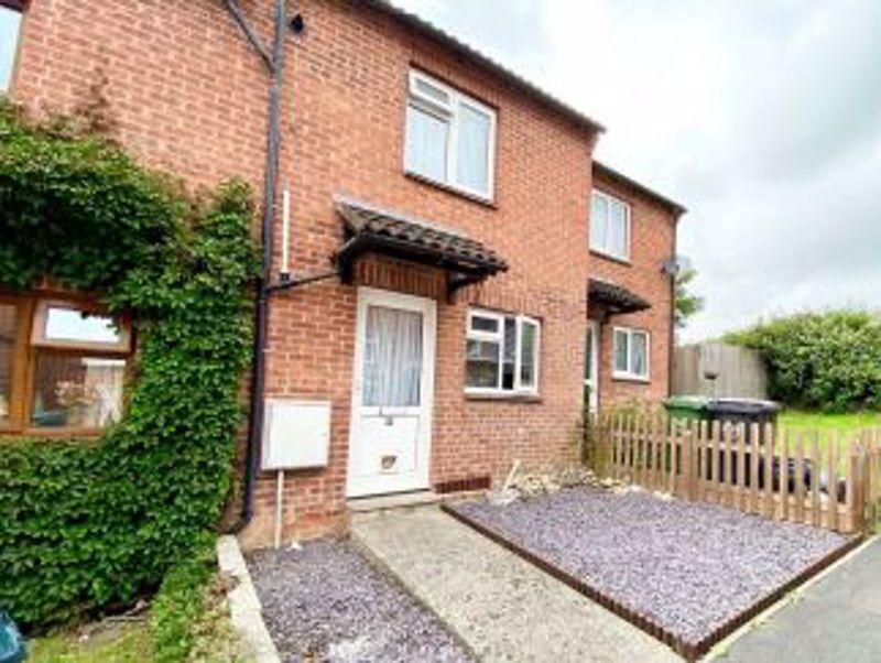 Long Meadow Drive, Barnstaple 2 bed terraced house £640 pcm (£148 pw)