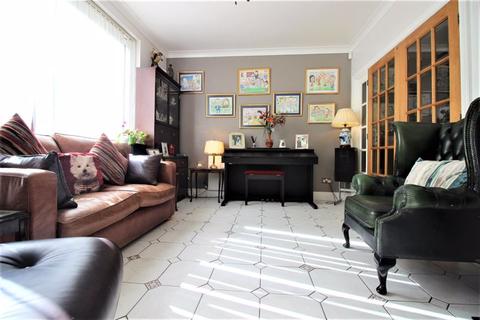 7 Becmead Avenue, Harrow, HA3 8HD