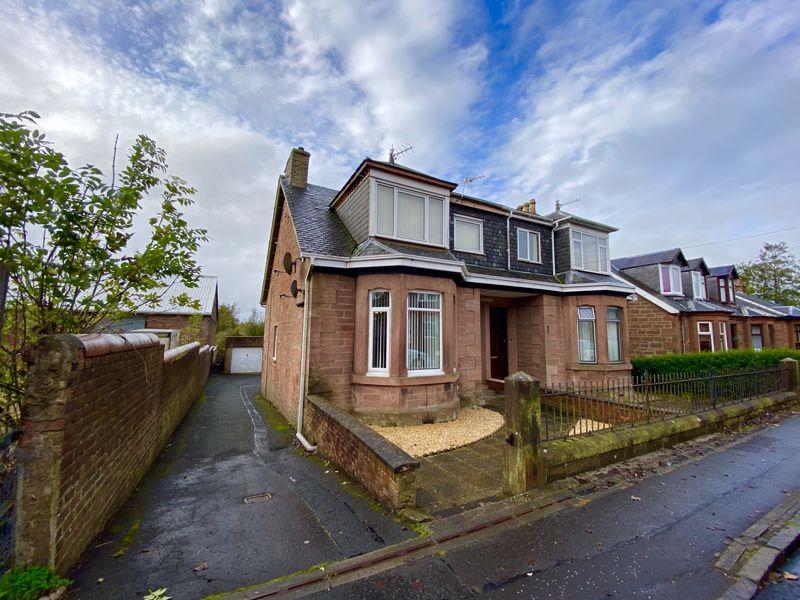 Mauchline Road, Auchinleck 3 bed flat £70,000