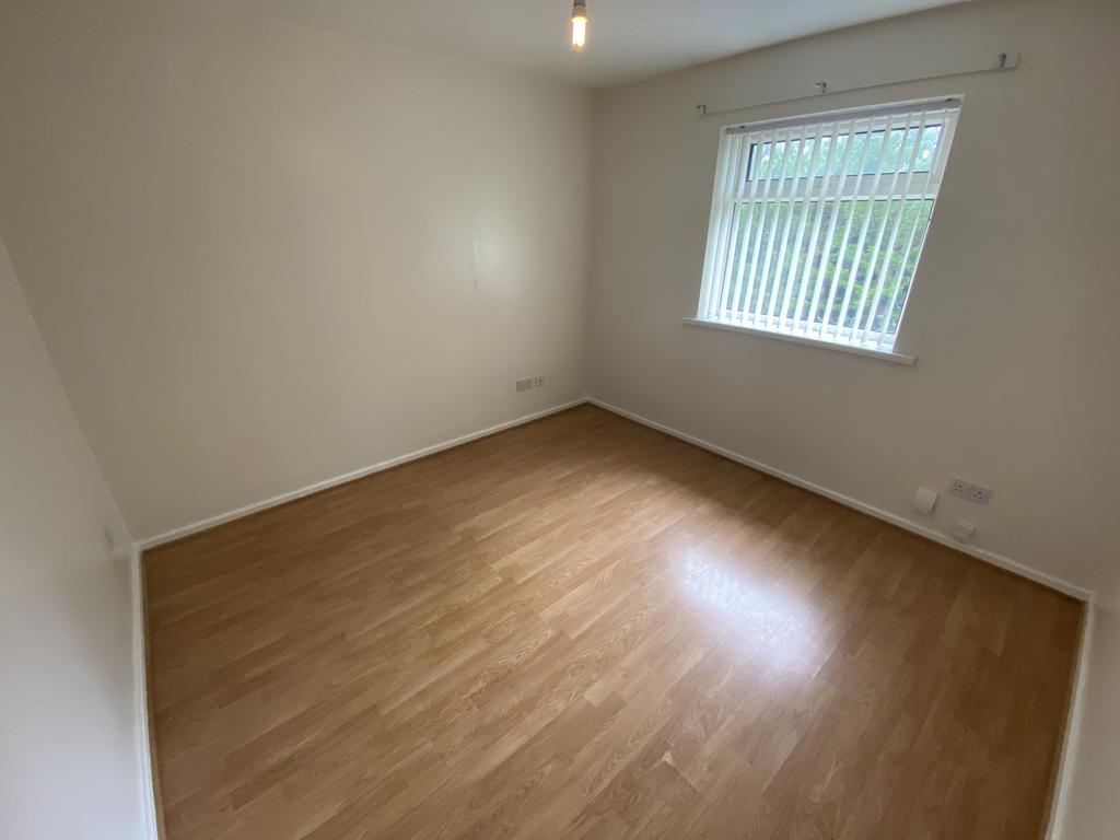 Bloomfield Close, Newport, Gwent 1 bed flat £525 pcm (£121 pw)