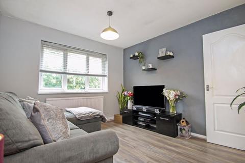 31 Perry Close, Uxbridge, UB8 3HR