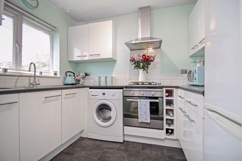 31 Perry Close, Uxbridge, UB8 3HR