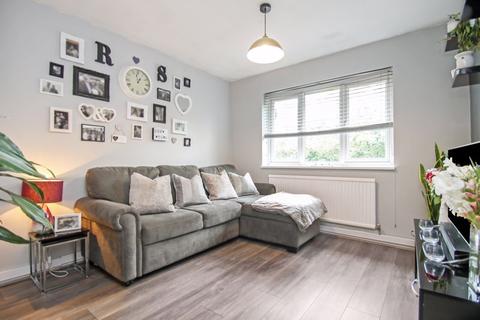 31 Perry Close, Uxbridge, UB8 3HR