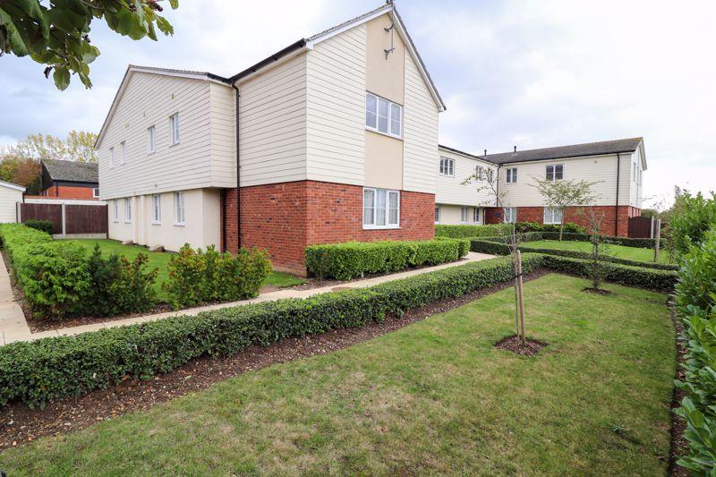 Richmond Avenue, South Benfleet 2 bed apartment £240,000