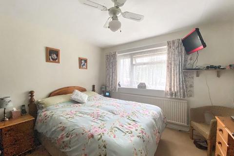 2 Green Lane Close, Ford, Salisbury, SP4 6DQ