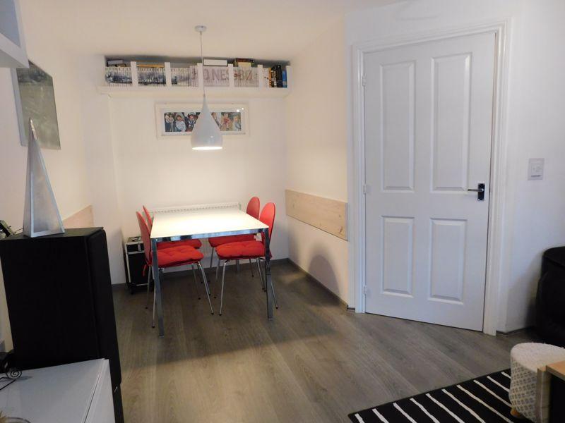 Lounge/Dining Area