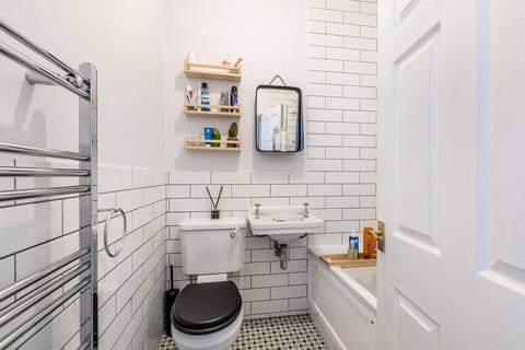 Flat B, 79 Thurlestone Road, London, SE27 0PE