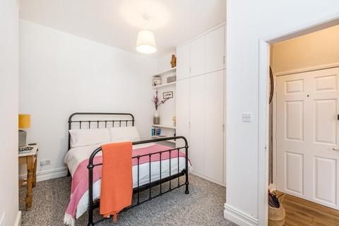 Flat B, 79 Thurlestone Road, London, SE27 0PE