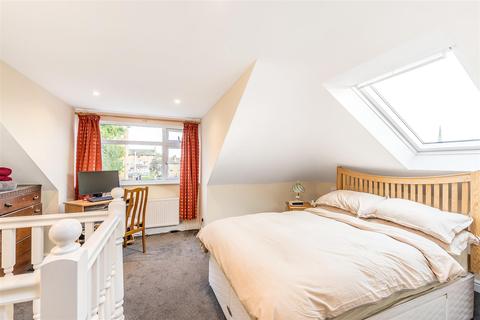 12 Abbots Park, London, SW2 3QD