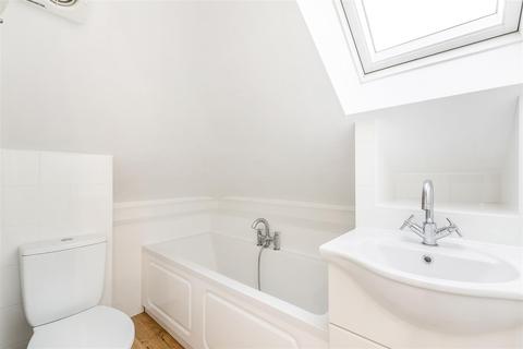 12 Abbots Park, London, SW2 3QD