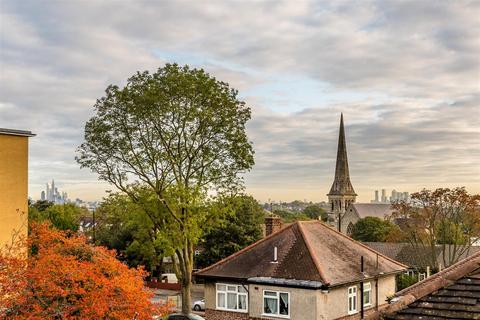 12 Abbots Park, London, SW2 3QD