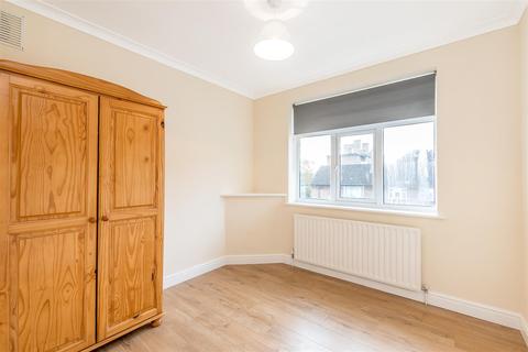 12 Abbots Park, London, SW2 3QD