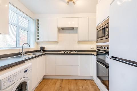 12 Abbots Park, London, SW2 3QD