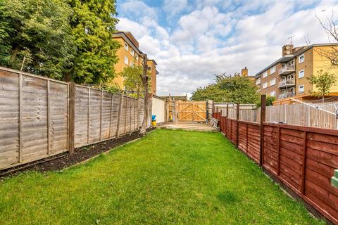 12 Abbots Park, London, SW2 3QD