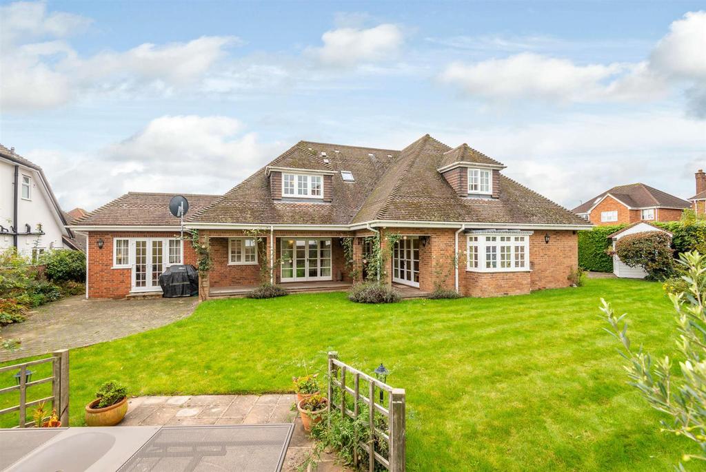 Midway, St. Albans 5 bed detached house £1,750,000