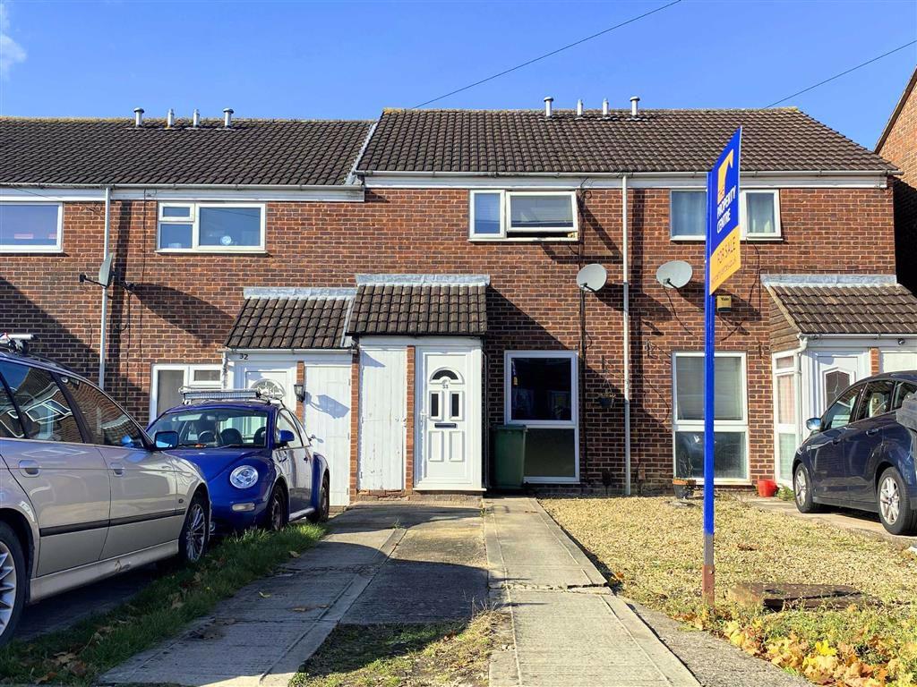 Fieldcourt Gardens, Quedgeley 2 bed terraced house £170,000